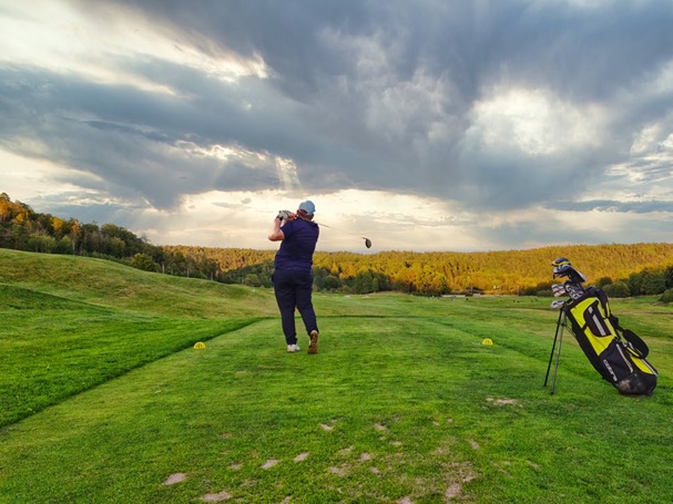 How to Tell If a Golf Shaft for a Driver Is Too Stiff